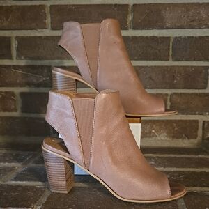 Steve Madden Nobell Tan Sandal Bootie‎ Womens Size 8M